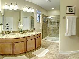 Cozy Pool 4 Bed Home With Spa 4 Bedroom Home by RedAwning