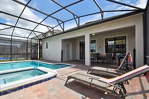 Cozy Pool 4 Bed Home With Spa 4 Bedroom Home by RedAwning