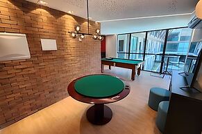 Sunny Hall Flats