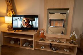 Inviting 3-bed Caravan on Sand Le Mere, Tunstall