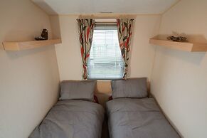 Inviting 3-bed Caravan on Sand Le Mere, Tunstall