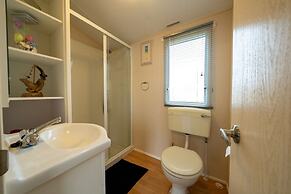 Inviting 3-bed Caravan on Sand Le Mere, Tunstall