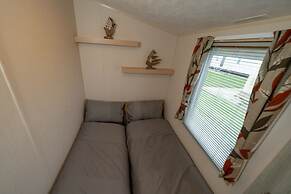 Inviting 3-bed Caravan on Sand Le Mere, Tunstall
