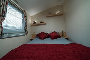 Inviting 3-bed Caravan on Sand Le Mere, Tunstall