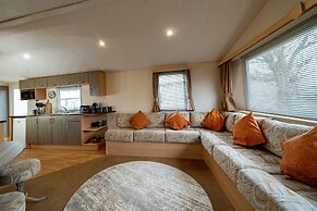 Inviting 3-bed Caravan on Sand Le Mere, Tunstall