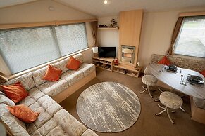 Inviting 3-bed Caravan on Sand Le Mere, Tunstall