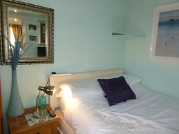 Dog Friendly Bed & Bowl Beach Chalet