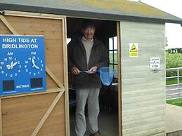 Dog Friendly Bed & Bowl Beach Chalet