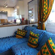 Dog Friendly Bed & Bowl Beach Chalet