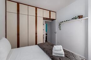 5 Minutes From Copacabana Beach Br608