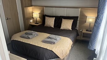 Pet Friendly 2-bed Lodge Near Preston & Blackpool