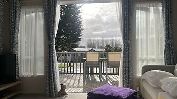 Pet Friendly 2-bed Lodge Near Preston & Blackpool