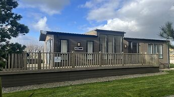 Pet Friendly 2-bed Lodge Near Preston & Blackpool