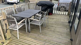 Immaculate 3-bed Lodge in Out Rawcliffe