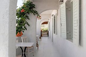 Thalia Bloom Villa Apartments