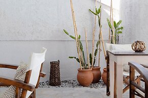 Thalia Bloom Villa Apartments