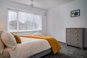 Immaculate 5-bed House in Leeds