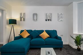 Immaculate 5-bed House in Leeds