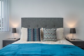 Immaculate 5-bed House in Leeds