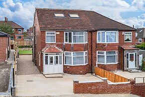 Immaculate 5-bed House in Leeds