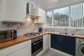 Immaculate 5-bed House in Leeds