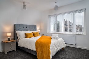 Immaculate 5-bed House in Leeds