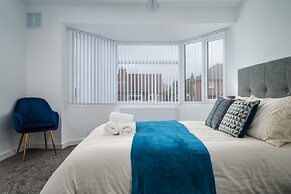 Immaculate 5-bed House in Leeds