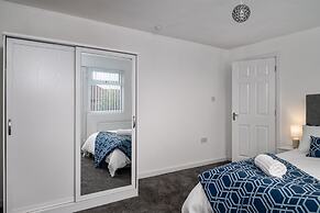 Immaculate 5-bed House in Leeds