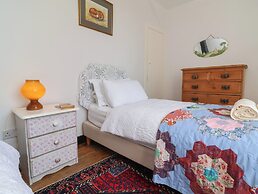 Blackbird Cottage Near Appledore