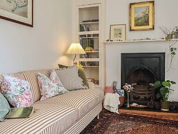 Blackbird Cottage Near Appledore