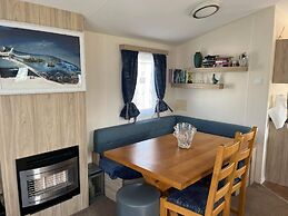Budget 3 Bedroom Caravan With Decking at Heacham