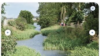 Budget 3 Bedroom Caravan With Decking at Heacham