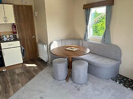 3 Bed 8 Berth Caravan With Decking Free Wifi