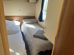 3 Bed 8 Berth Caravan With Decking Free Wifi