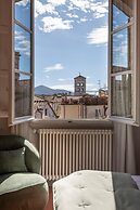 Georgia Penthouse in Lucca