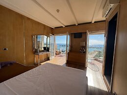 VILLA RITA SEA FROT VIEW