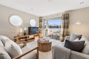 Paihia 2 Bedroom Apartment with Pool