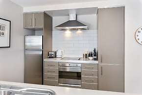 Paihia 2 Bedroom Apartment with Pool