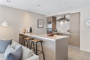 Paihia 2 Bedroom Apartment with Pool