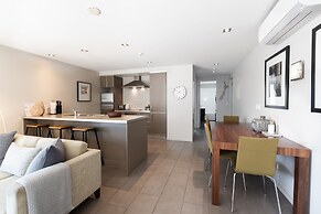 Paihia 2 Bedroom Apartment with Pool