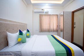 Treebo Galaxy Kings Suites, Hebbal