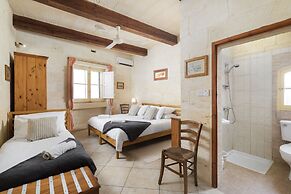 Tal-Kitarra Villa