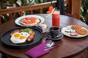 Berlima Wooden Lodge by Pramana Villas