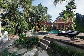 Berlima Wooden Lodge by Pramana Villas