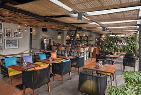 Berlima Wooden Lodge by Pramana Villas