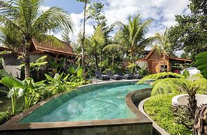 Berlima Wooden Lodge by Pramana Villas