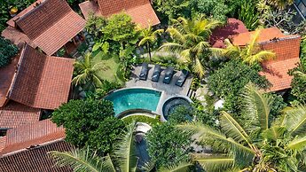 Berlima Wooden Lodge by Pramana Villas