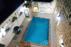 Mixel Gozitan Villa and Pool