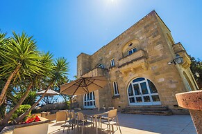 Nirvana Gozitan Villa & Pool