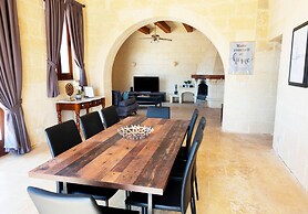Nirvana Gozitan Villa & Pool